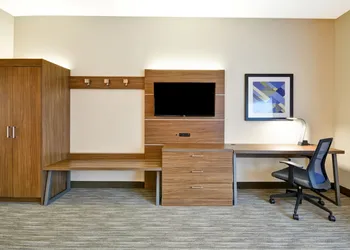 Holiday Inn Express Evansville by IHG hotel thumbnail 3