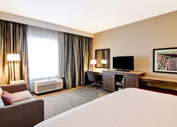 Hampton Inn & Suites by Hilton Grande Prairie hotel thumbnail 7