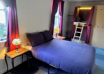 West River House hotel thumbnail 6