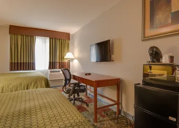 Americas Best Value Inn Hayward hotel thumbnail 2