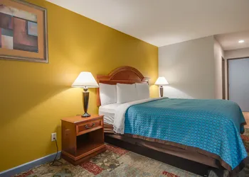 Americas Best Value Inn Hayward hotel thumbnail 6
