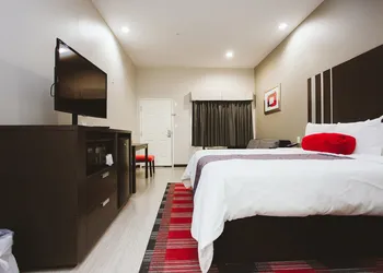 Americas Best Value Inn and Suites IAH Airport North hotel thumbnail 6