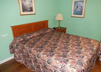 Riverview Motel hotel thumbnail 2
