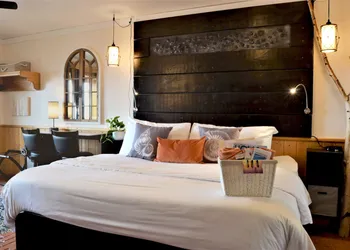 Homer Inn and Spa hotel thumbnail 3