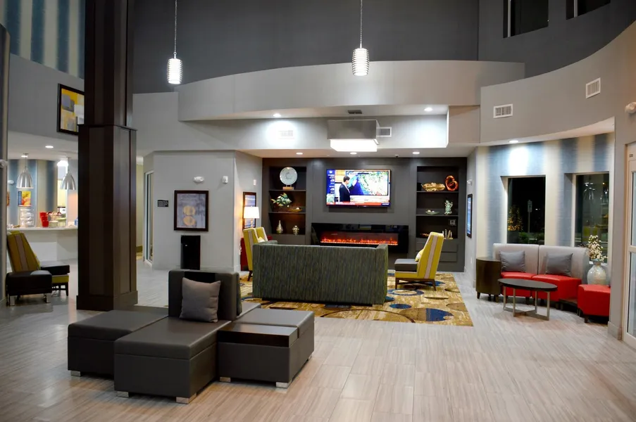 Del-Mar Airport Inn & Suites hotel detail image 2
