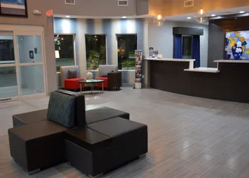 Del-Mar Airport Inn & Suites hotel thumbnail 3