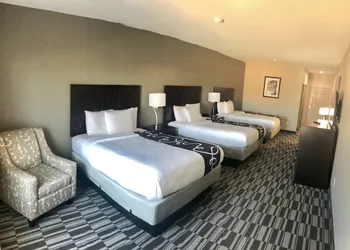 Catoosa Inn & Suites hotel thumbnail 3