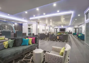 La Quinta Inn & Suites by Wyndham Cleveland near Lee Univ hotel thumbnail 3
