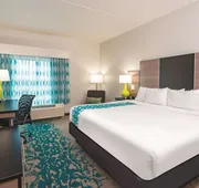 La Quinta Inn & Suites by Wyndham Cleveland near Lee Univ hotel detail image 4