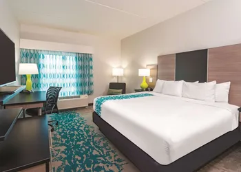 La Quinta Inn & Suites by Wyndham Cleveland near Lee Univ hotel thumbnail 4