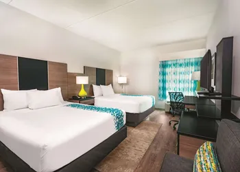 La Quinta Inn & Suites by Wyndham Cleveland near Lee Univ hotel thumbnail 7