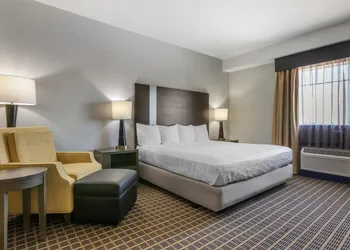 Best Western Plus Lampasas Inn & Suites hotel thumbnail 4