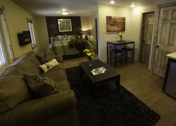 The Silver Lake Lodge hotel thumbnail 5