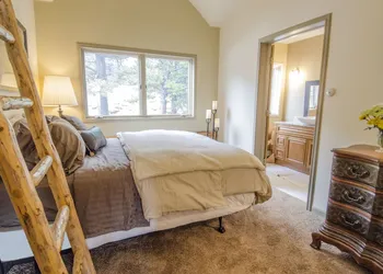The Silver Lake Lodge hotel thumbnail 8