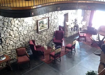 Ye Old English Inn hotel thumbnail 2