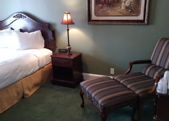 Ye Old English Inn hotel thumbnail 5