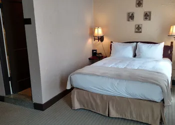 Ye Old English Inn hotel thumbnail 6