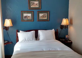 Ye Old English Inn hotel thumbnail 8