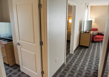 TownePlace Suites by Marriott Battle Creek hotel thumbnail 5