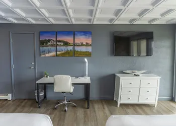 Terrace Bay Hotel hotel thumbnail 8