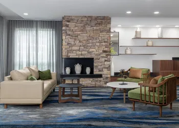 Fairfield Inn & Suites by Marriott Martinsburg hotel thumbnail 2
