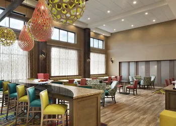 Hampton Inn & Suites St. Louis/Alton hotel thumbnail 3