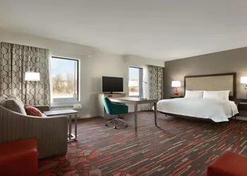 Hampton Inn & Suites St. Louis/Alton hotel thumbnail 6