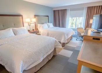 Hampton Inn by Hilton Amesbury hotel thumbnail 8