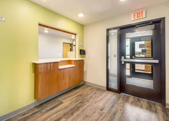 Econo Lodge Burlington I-70 hotel thumbnail 4