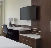 Calgary Airport Marriott In-Terminal Hotel hotel detail image 7