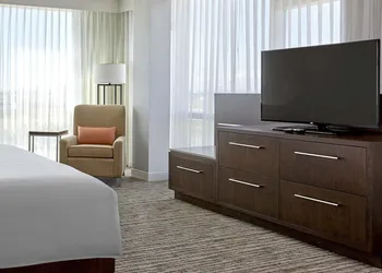 Calgary Airport Marriott In-Terminal Hotel hotel thumbnail 8