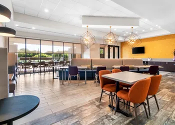 Home2 Suites by Hilton Dallas Grand Prairie hotel thumbnail 5