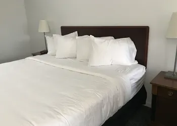 Grand Traverse Motel hotel thumbnail 4