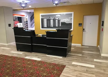 Hampton Inn McPherson hotel thumbnail 2