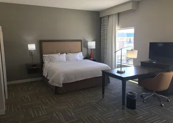Hampton Inn McPherson hotel thumbnail 7