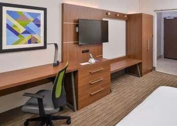 Holiday Inn Express & Suites Van Horn by IHG hotel thumbnail 6