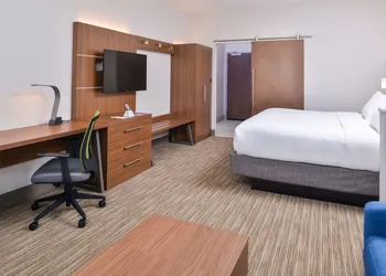 Holiday Inn Express & Suites Van Horn by IHG hotel thumbnail 8