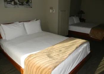 Echo Bluff State Park hotel thumbnail 6