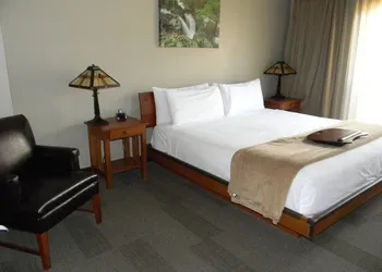 Echo Bluff State Park hotel thumbnail 7