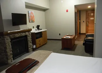 Echo Bluff State Park hotel thumbnail 8