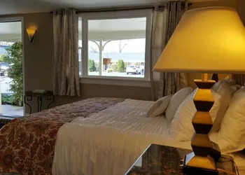 Starlight Lodge Cape Cod hotel thumbnail 5