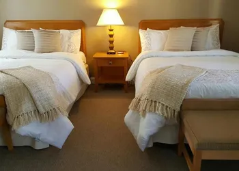 Starlight Lodge Cape Cod hotel thumbnail 8