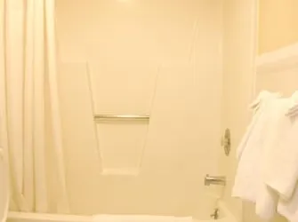 Downbeach Inn hotel thumbnail 8