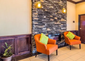 Comfort Inn & Suites Moore - Oklahoma City hotel thumbnail 5
