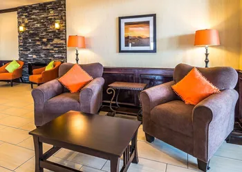 Comfort Inn & Suites Moore - Oklahoma City hotel thumbnail 6