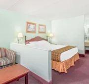 Days Inn by Wyndham Lavonia hotel detail image 7
