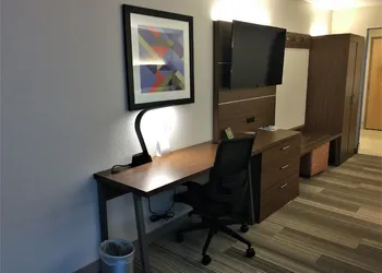 Holiday Inn Express & Suites Danville by IHG hotel thumbnail 2