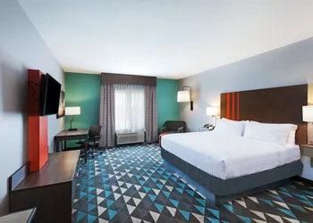 Holiday Inn Express & Suites Perryton by IHG hotel thumbnail 3