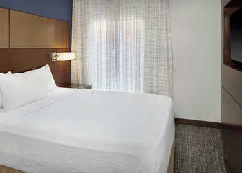 Residence Inn by Marriott Charlotte Airport hotel thumbnail 8
