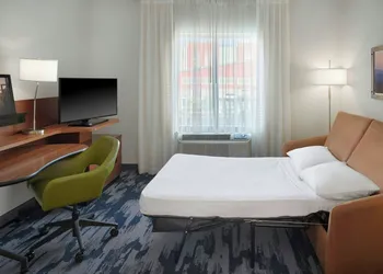 Fairfield Inn and Suites by Marriott Charlotte Airport hotel thumbnail 8